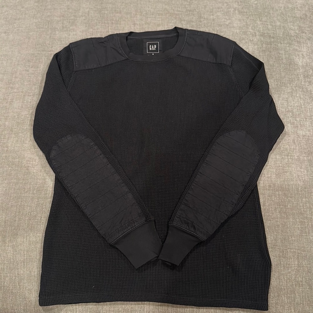 Gap Mens waffle tshirt with elbow/shoulder patches